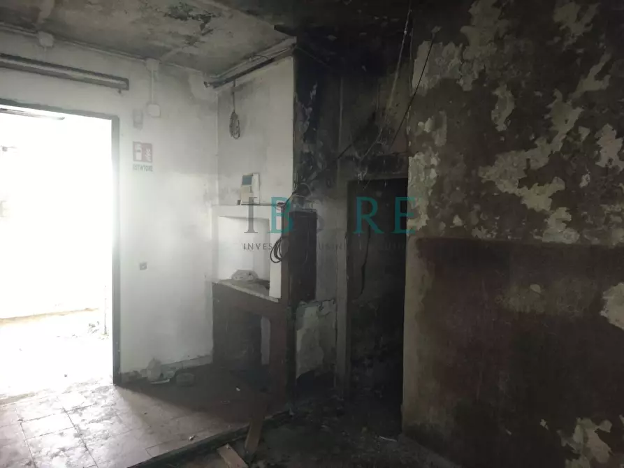 Immagine 19 di Locale commerciale in vendita  in VIA TRAVERSA PONTE DEL GRILLO 53 a Canale Monterano