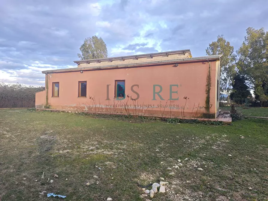 Immagine 6 di Locale commerciale in vendita  in VIA TRAVERSA PONTE DEL GRILLO 53 a Canale Monterano