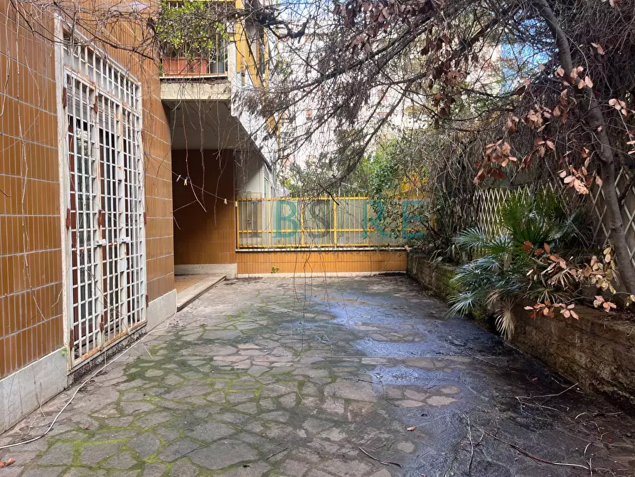 Immagine 4 di Appartamento in vendita  in Via Canton a Roma