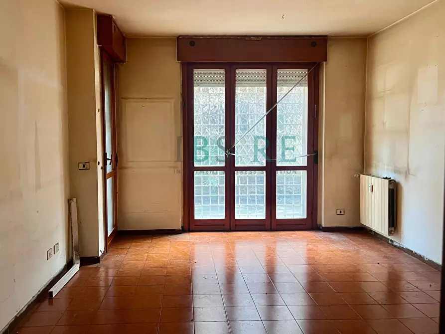 Immagine 2 di Appartamento in vendita  in Via Canton a Roma