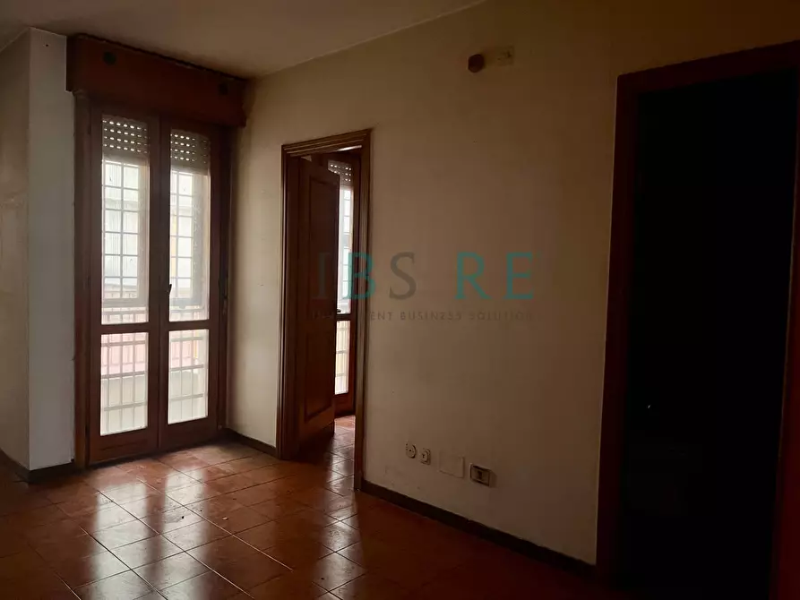 Immagine 11 di Appartamento in vendita  in Via Canton a Roma