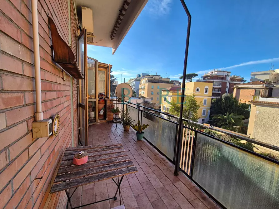 Immagine 18 di Attico in vendita  in Via Soratte a Roma