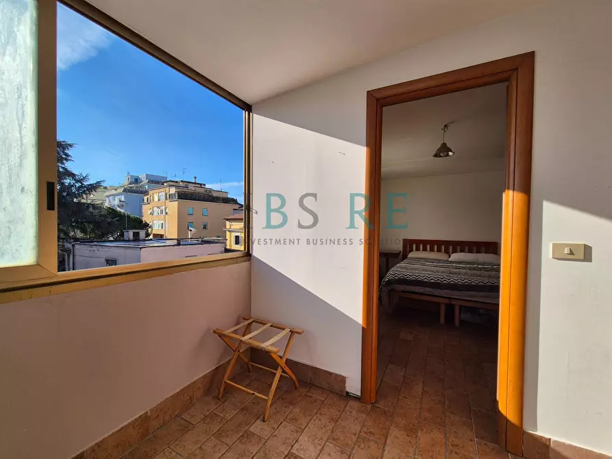 Immagine 21 di Attico in vendita  in Via Soratte a Roma