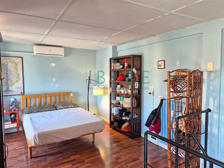 Immagine 24 di Attico in vendita  in Via Soratte a Roma