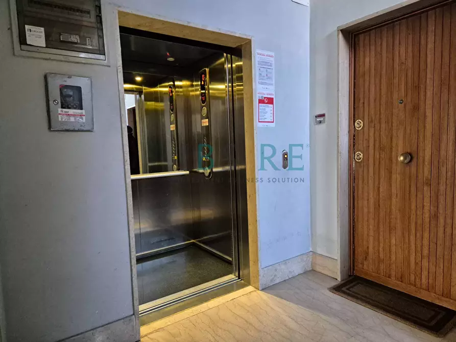 Immagine 27 di Attico in vendita  in Via Soratte a Roma