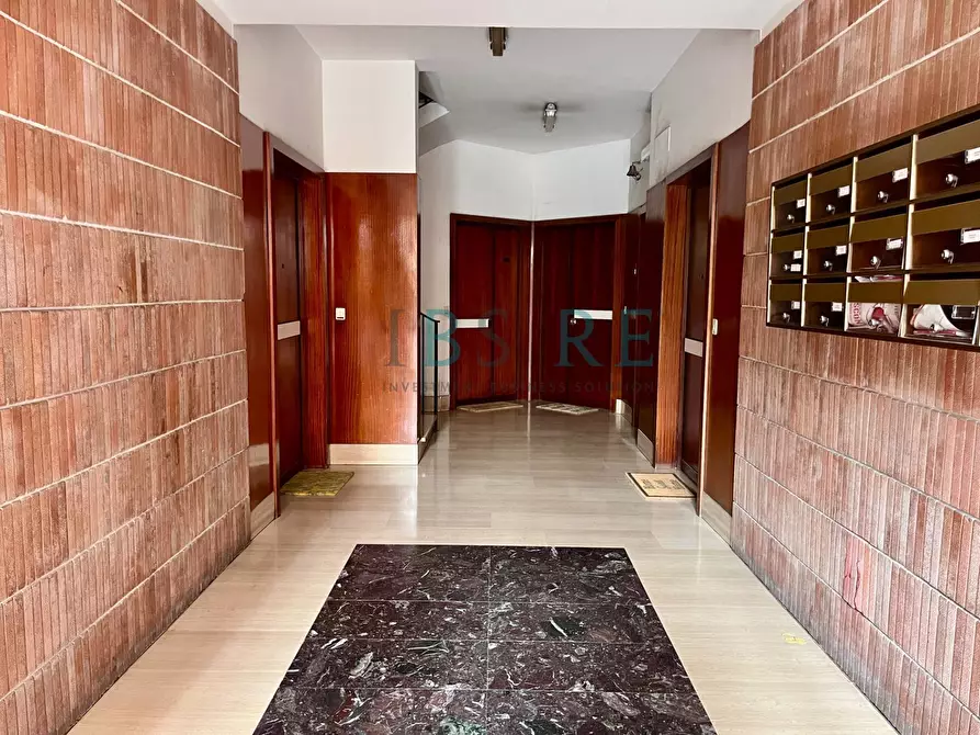 Immagine 4 di Appartamento in vendita  in Via Dei Della Bitta a Roma