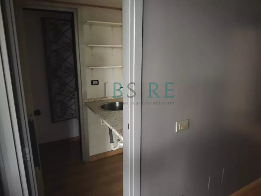 Immagine 15 di Ufficio in vendita  in Via Cesare Pavese a Roma