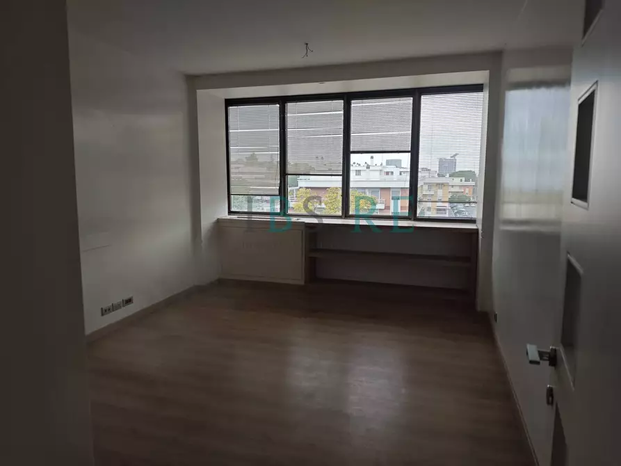 Immagine 6 di Ufficio in vendita  in Via Cesare Pavese a Roma