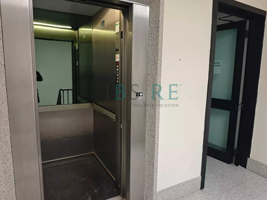 Immagine 17 di Ufficio in vendita  in Via Cesare Pavese a Roma