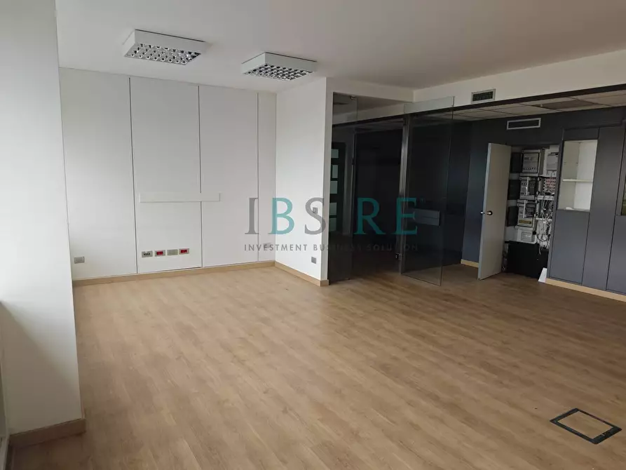 Immagine 11 di Ufficio in vendita  in Via Cesare Pavese a Roma