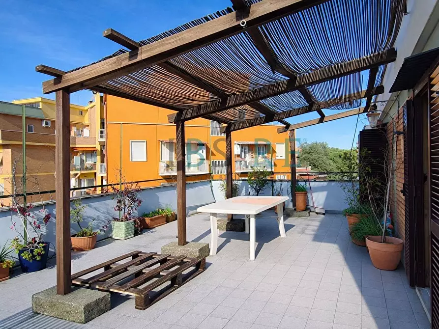 Immagine 1 di Attico in vendita  in Via Soratte a Roma