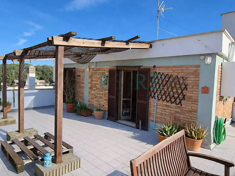 Immagine 3 di Attico in vendita  in Via Soratte a Roma