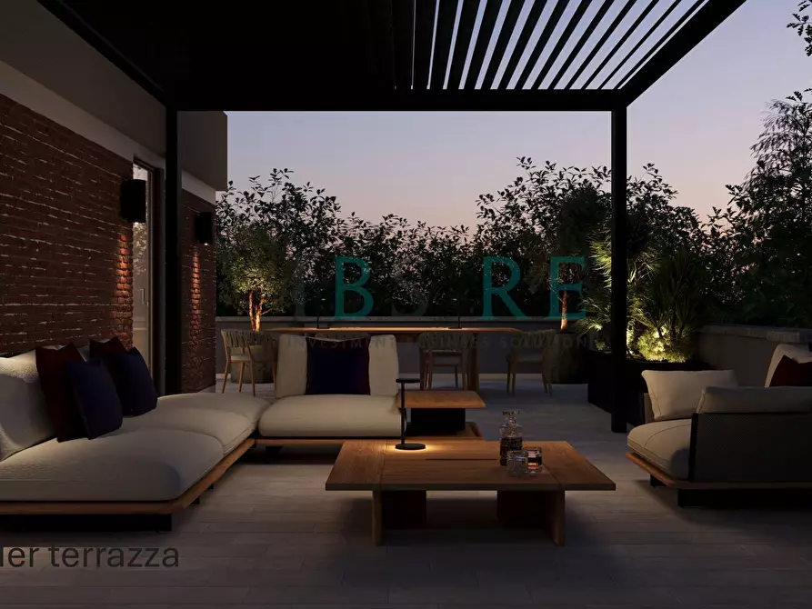 Immagine 4 di Attico in vendita  in Via Soratte a Roma