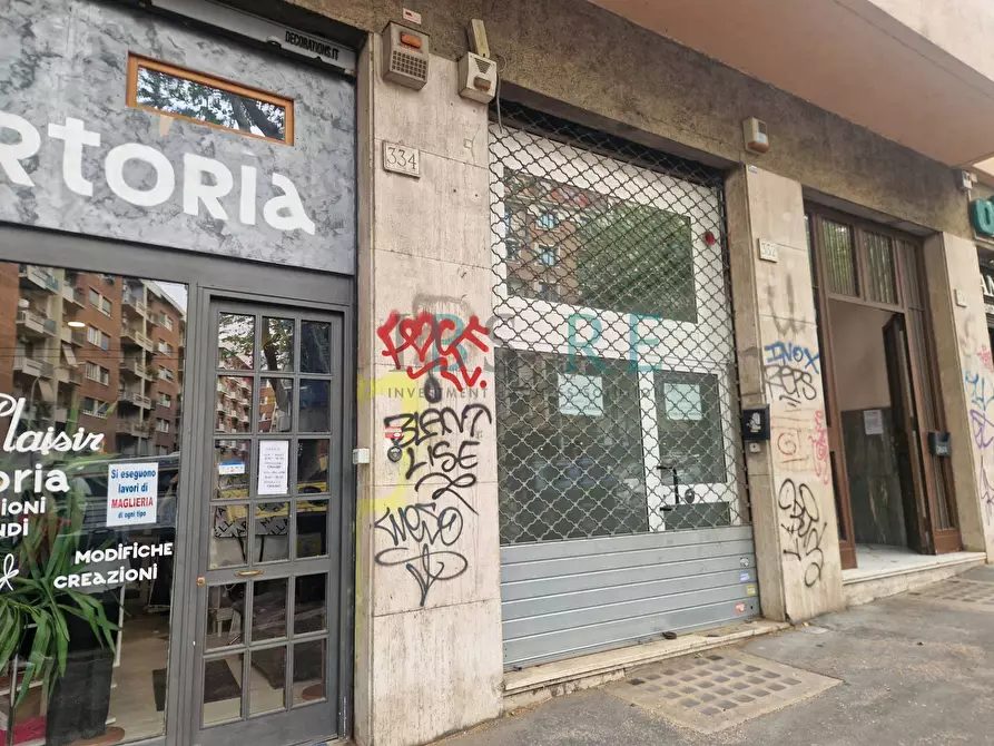 Immagine 2 di Locale commerciale in affitto  in via nomentana 332 a Roma
