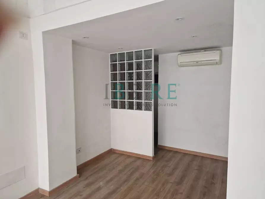 Immagine 4 di Locale commerciale in affitto  in via nomentana 332 a Roma