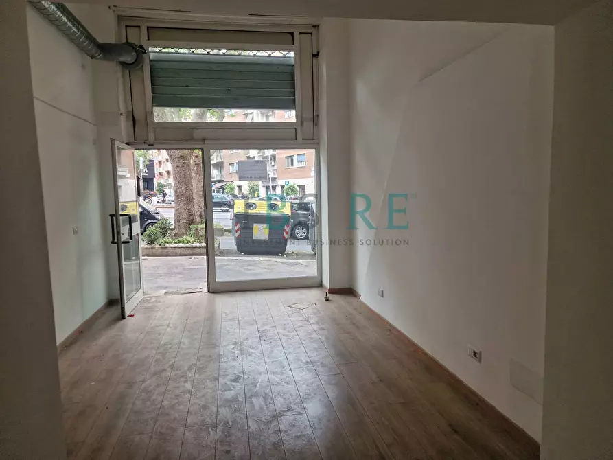 Immagine 5 di Locale commerciale in affitto  in via nomentana 332 a Roma