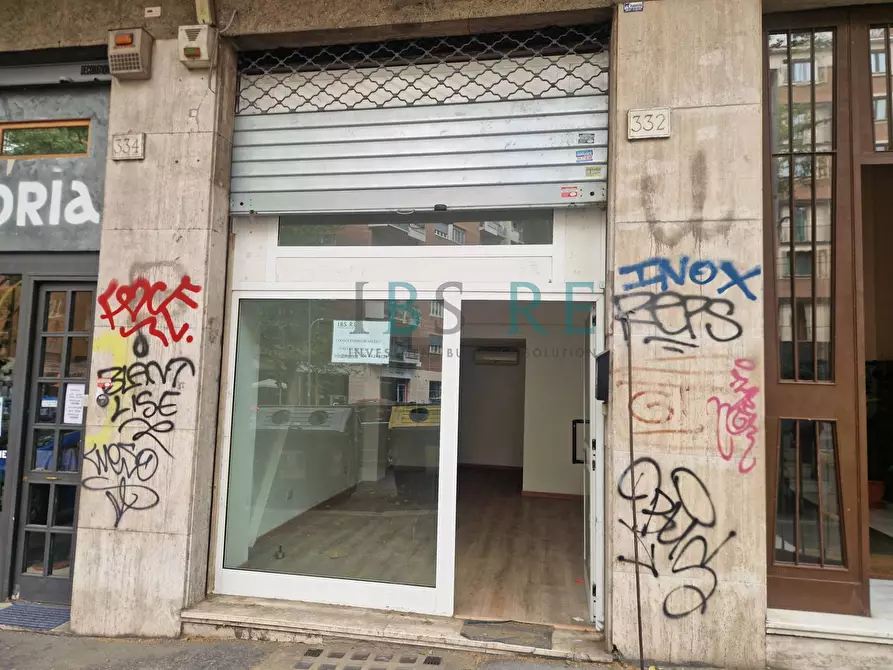 Immagine 20 di Locale commerciale in affitto  in via nomentana 332 a Roma