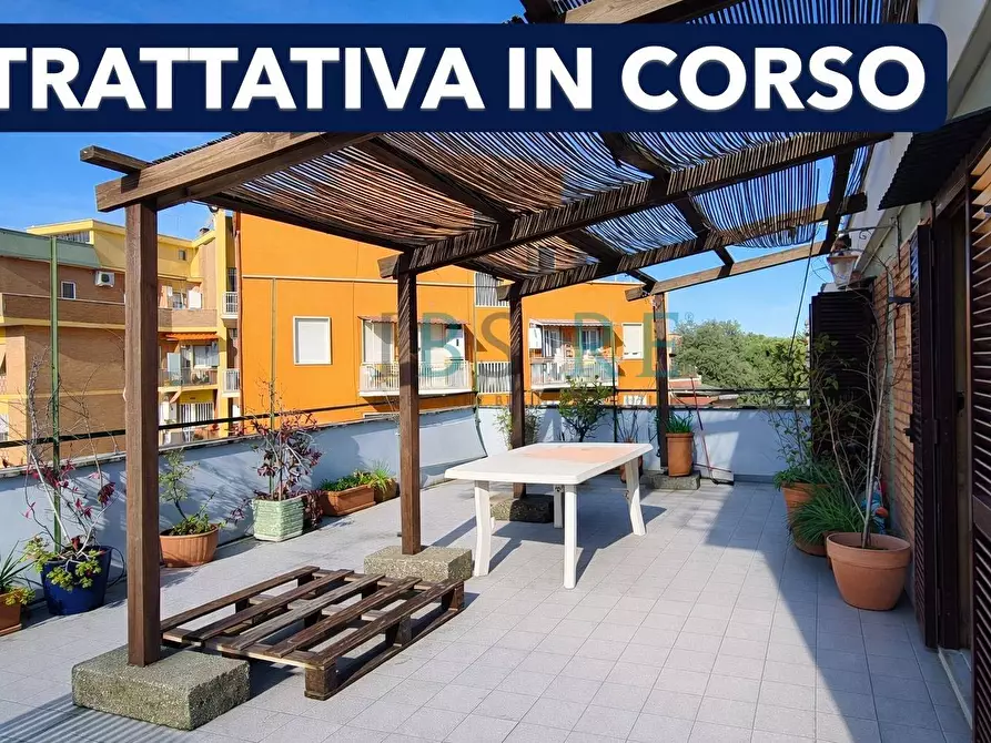 Immagine 1 di Attico in vendita  in Via Soratte a Roma
