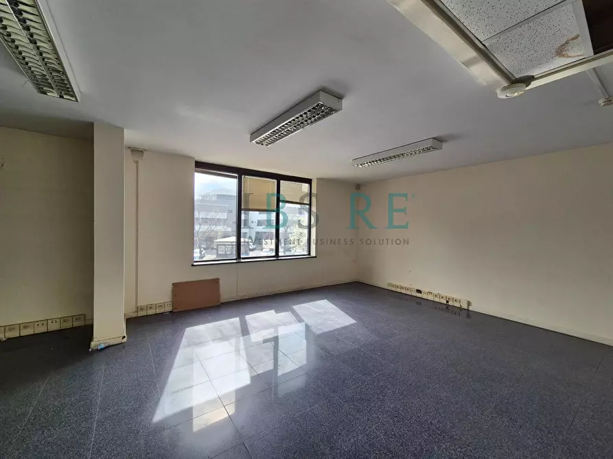 Immagine 6 di Palazzo in vendita  in Via dell'Imbrecciato 121 a Roma
