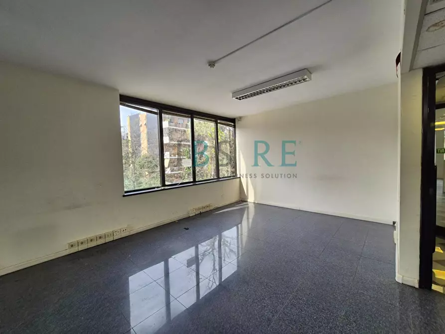 Immagine 5 di Palazzo in vendita  in Via dell'Imbrecciato 121 a Roma