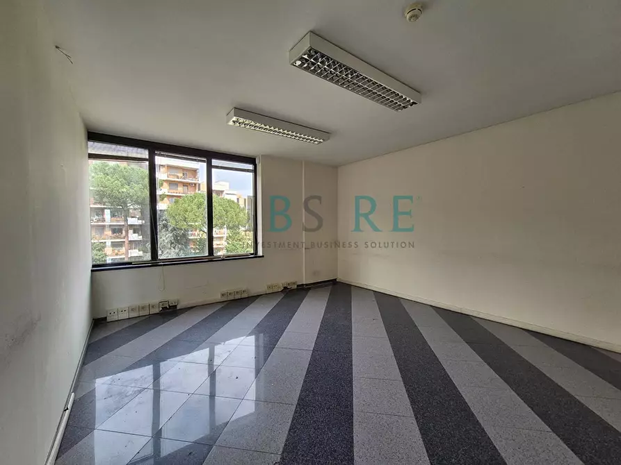 Immagine 8 di Palazzo in vendita  in Via dell'Imbrecciato 121 a Roma