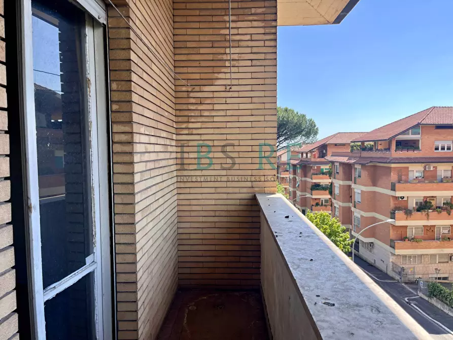 Immagine 8 di Appartamento in vendita  in Via Angiolo Cabrini a Roma
