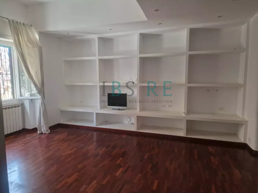 Immagine 4 di Appartamento in vendita  in Via Arturo Graf a Roma