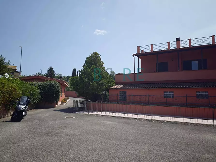 Immagine 1 di Appartamento in vendita  in Vicolo Silvestri a Roma