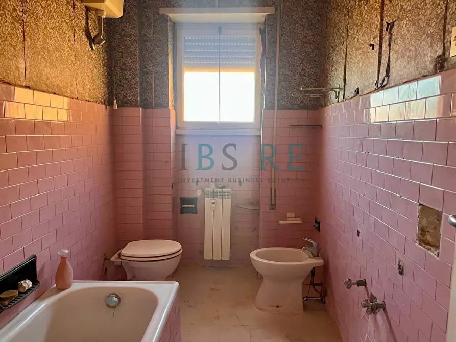 Immagine 11 di Appartamento in vendita  in Via Angiolo Cabrini a Roma