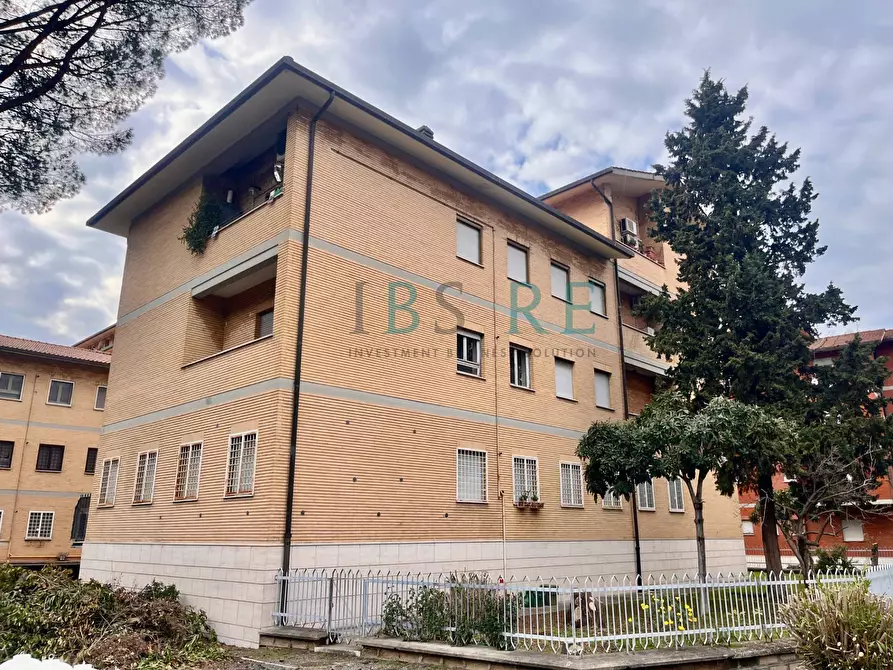 Immagine 2 di Appartamento in vendita  in Via Angiolo Cabrini a Roma