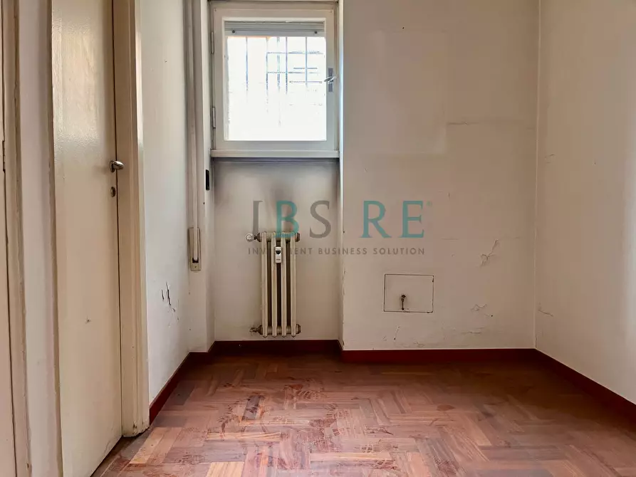 Immagine 10 di Appartamento in vendita  in Via Angiolo Cabrini a Roma