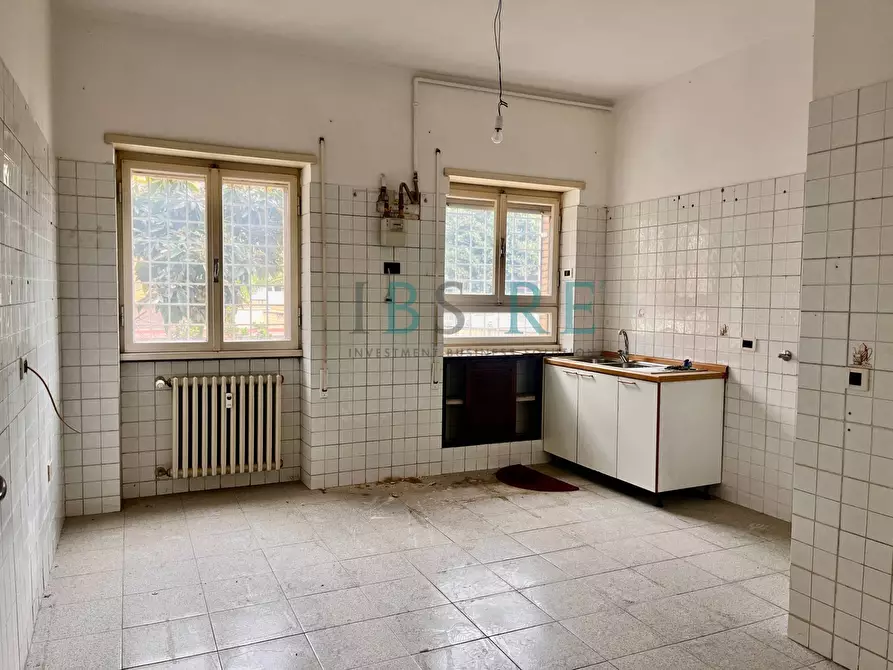 Immagine 11 di Appartamento in vendita  in Via Angiolo Cabrini a Roma