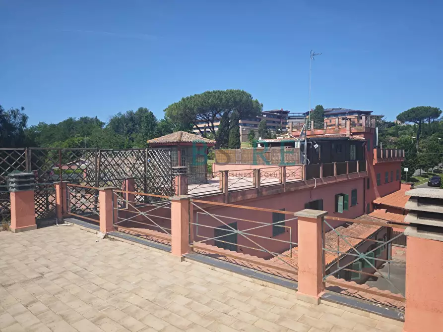 Immagine 15 di Appartamento in vendita  in Vicolo Silvestri a Roma