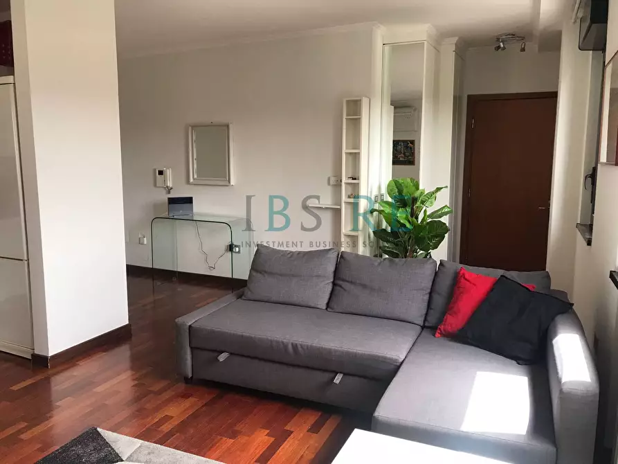 Immagine 2 di Appartamento in vendita  in Via Andrea Solario a Roma