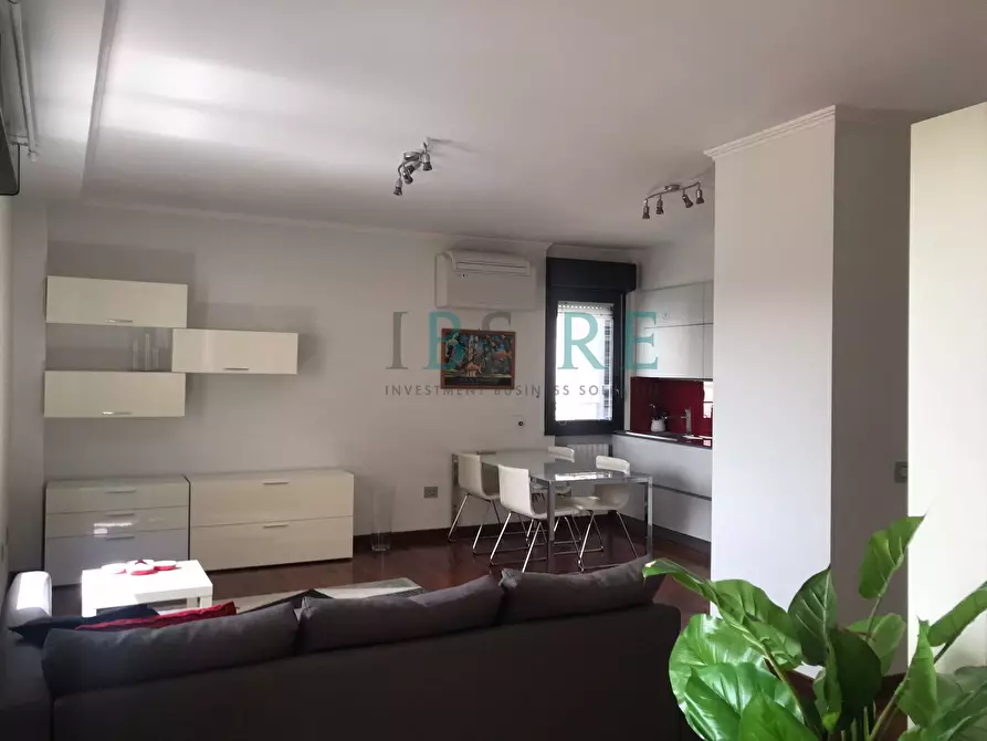 Immagine 7 di Appartamento in vendita  in Via Andrea Solario a Roma