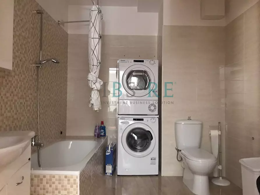 Immagine 10 di Appartamento in vendita  in Via Andrea Solario a Roma