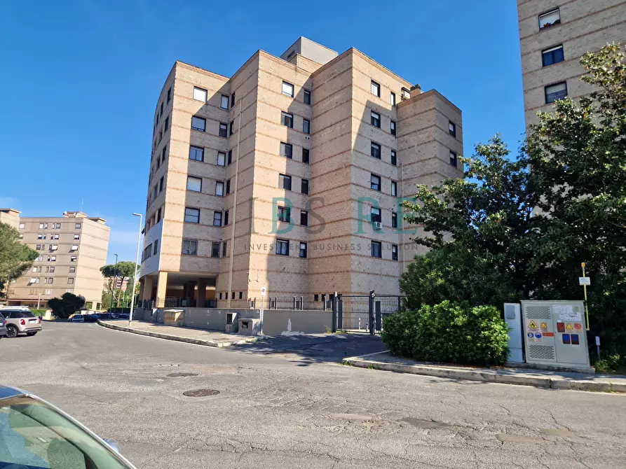 Immagine 15 di Appartamento in vendita  in Via Andrea Solario a Roma