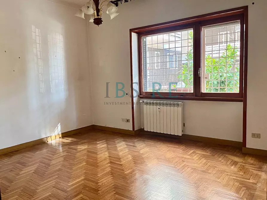 Immagine 1 di Appartamento in vendita  in Via Simone Martini a Roma
