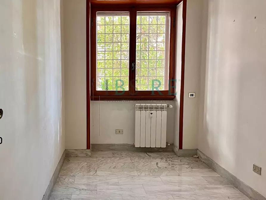 Immagine 11 di Appartamento in vendita  in Via Simone Martini a Roma