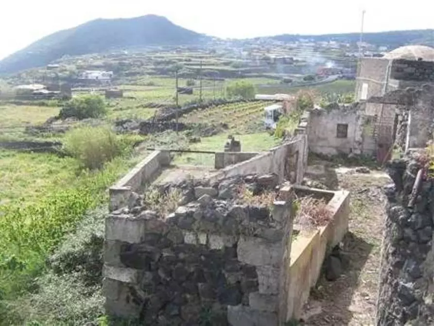 Immagine 1 di Casa indipendente in vendita  in Kamma a Pantelleria