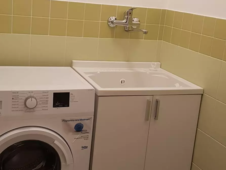 Immagine 13 di Appartamento in affitto  in via amendola a Alcamo