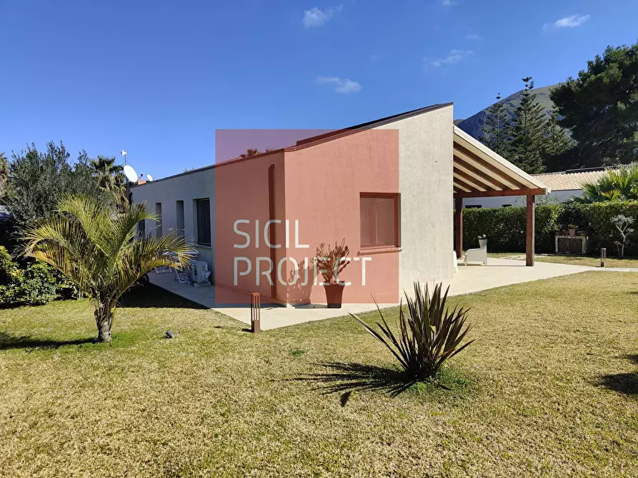 Immagine 1 di Villa in vendita  in Contrada Fraginesi a Castellammare Del Golfo