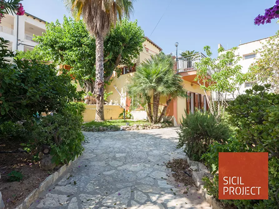 Immagine 34 di Villa in vendita  in Via Ponte dei Ricchi 14 a Alcamo