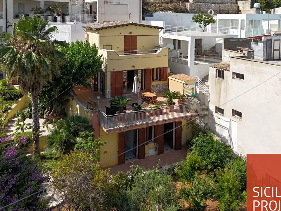 Immagine 3 di Villa in vendita  in Via Ponte dei Ricchi 14 a Alcamo