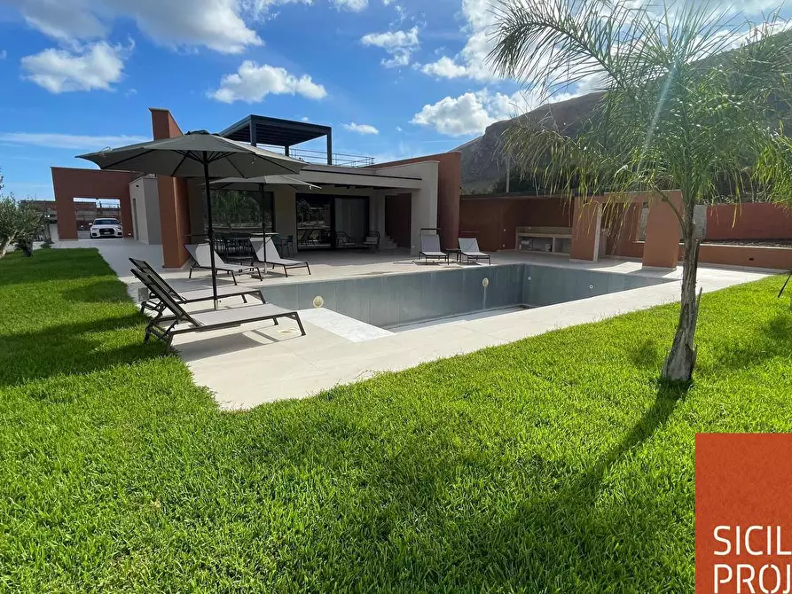 Immagine 5 di Villa in vendita  in Fraginesi SNC a Castellammare Del Golfo