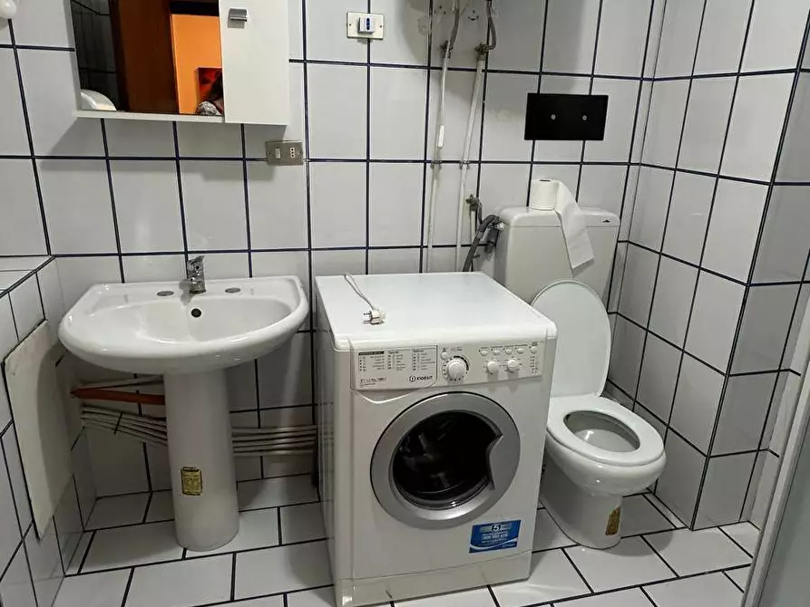 Immagine 16 di Appartamento in affitto  in via mariano stabile 108 a Palermo