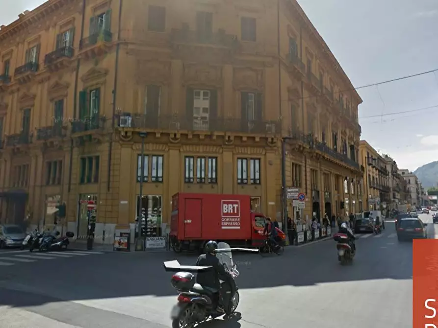 Immagine 1 di Appartamento in affitto  in via mariano stabile a Palermo
