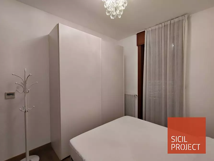 Immagine 15 di Appartamento in affitto  in via mariano stabile a Palermo