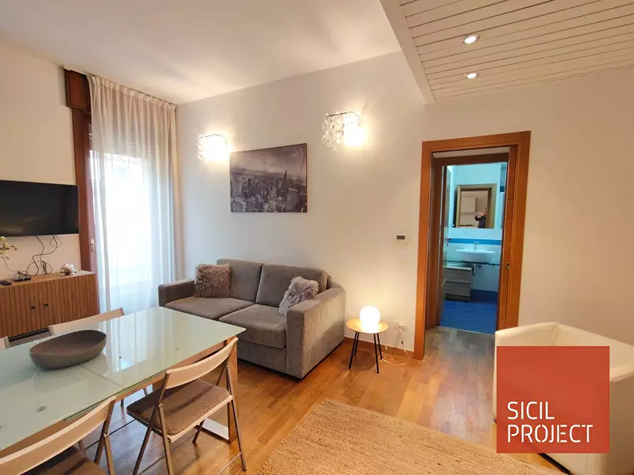 Immagine 3 di Appartamento in affitto  in via mariano stabile a Palermo