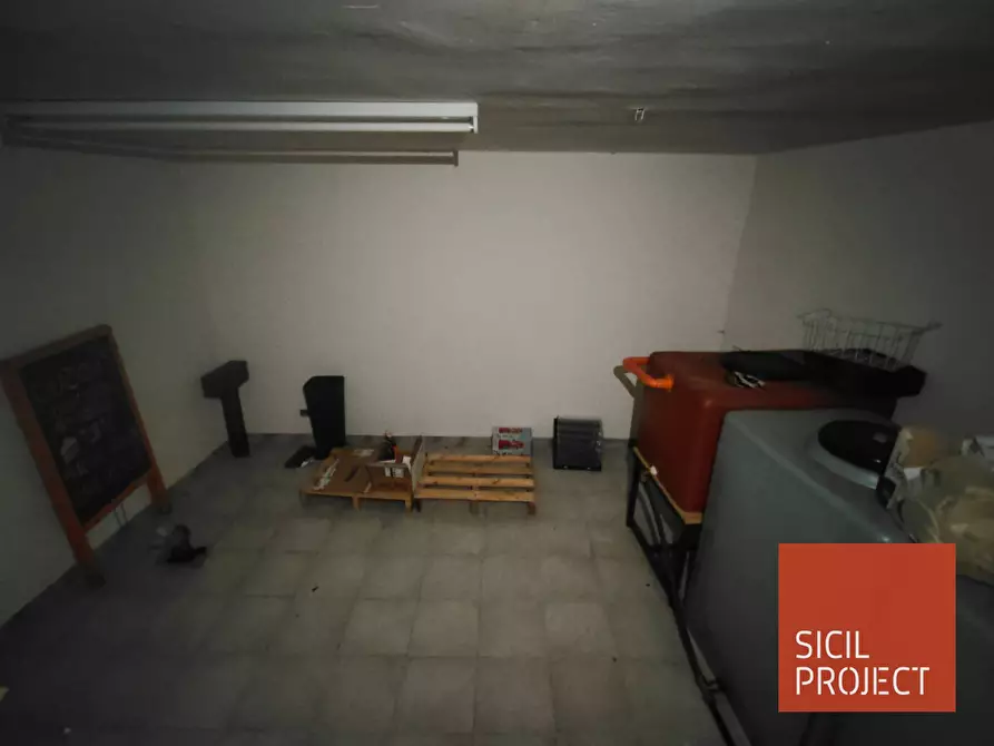Immagine 12 di Negozio in affitto  in corso VI aprile 205 a Alcamo